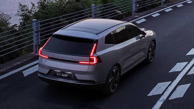 فروش فوق العاده ولوو XC70 ۲۰۲۶